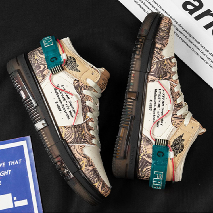 トウキョウブラックオーディンスニーカー