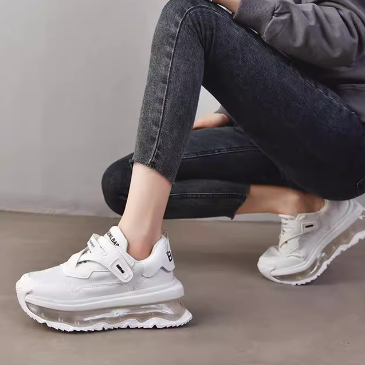 グリッチヘルメススニーカー