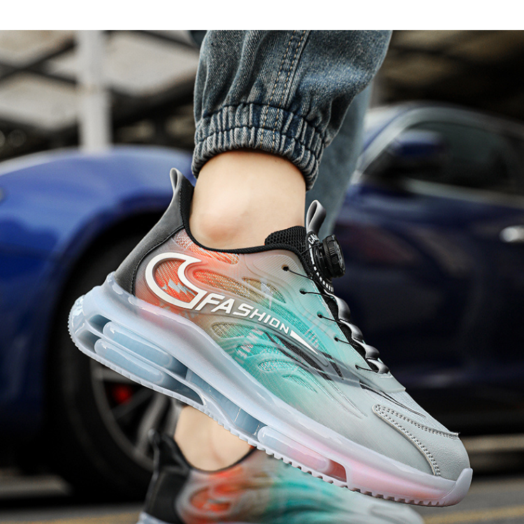 アニメアンビカスニーカー