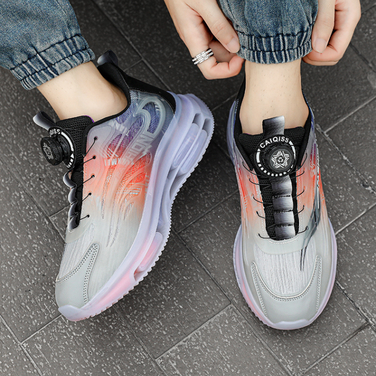 アニメアンビカスニーカー