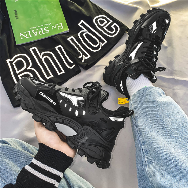 ネオファラオスニーカー