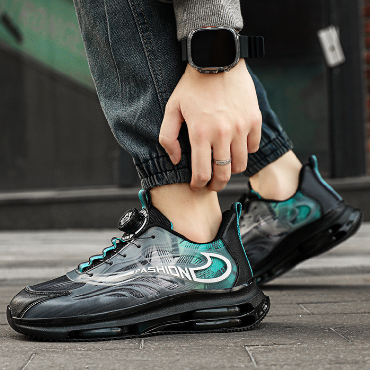 アニメアンビカスニーカー