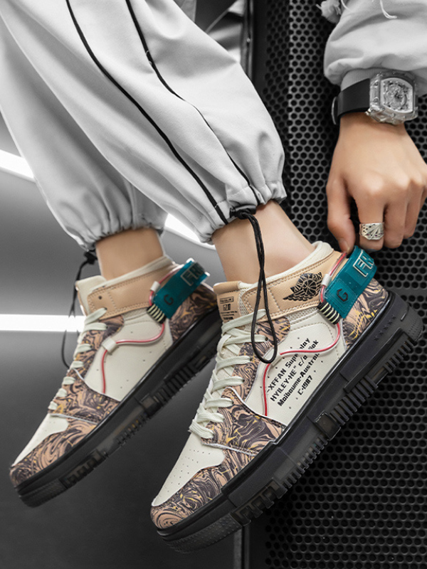 トウキョウブラックオーディンスニーカー