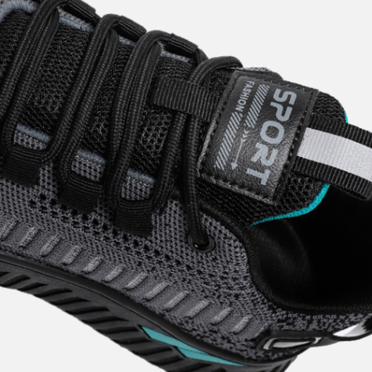 サイバーダークサイレントスニーカー