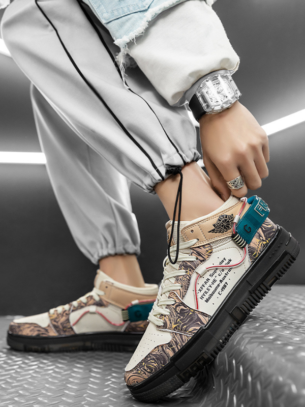 トウキョウブラックオーディンスニーカー