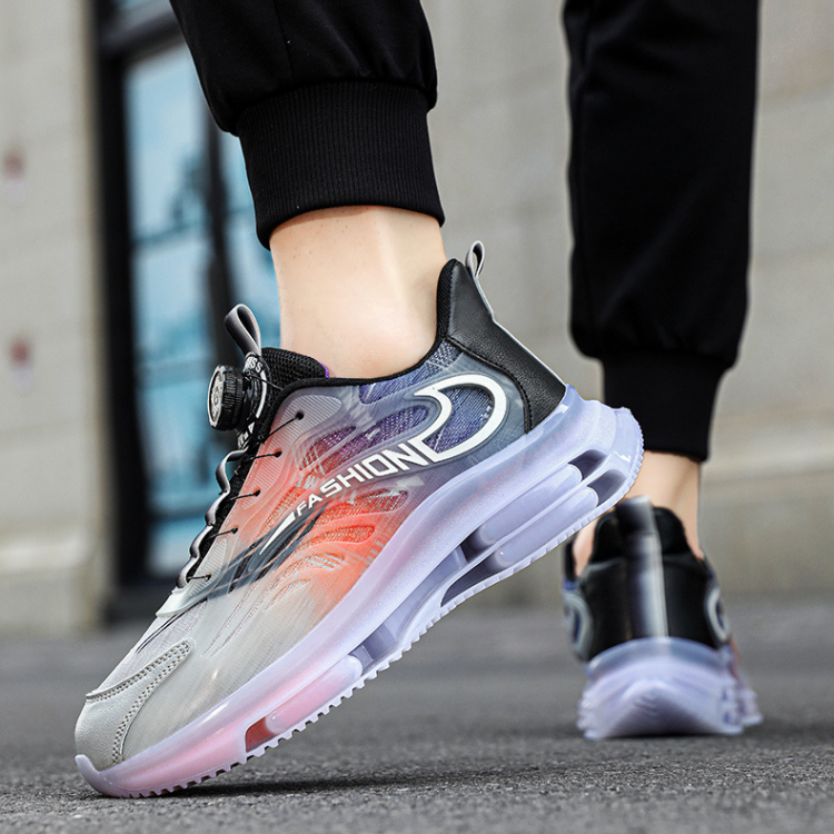 アニメアンビカスニーカー