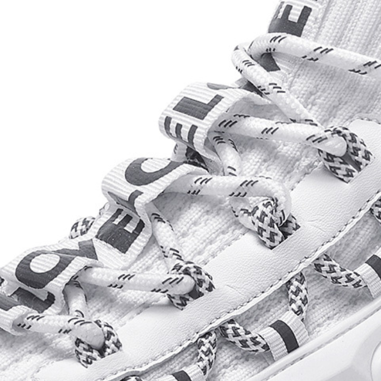 サイバーシヴァスニーカー