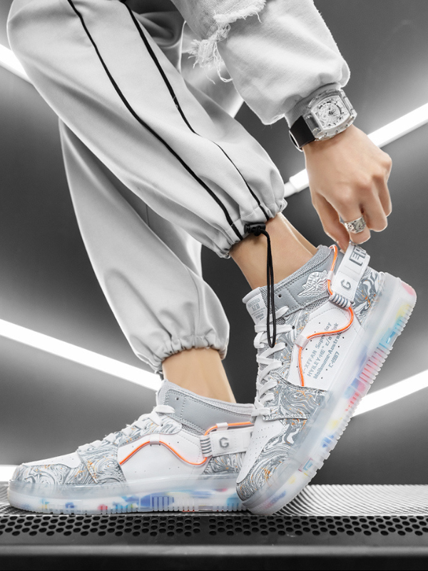 トウキョウブラックオーディンスニーカー