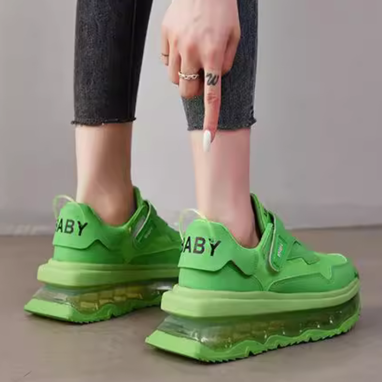 グリッチヘルメススニーカー