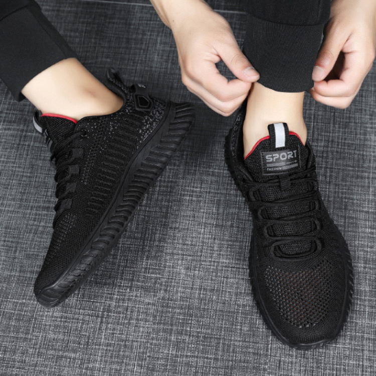 サイバーダークサイレントスニーカー