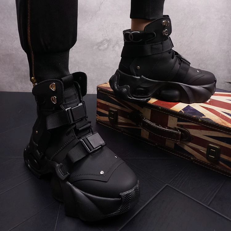 サイバーエーテルスニーカー