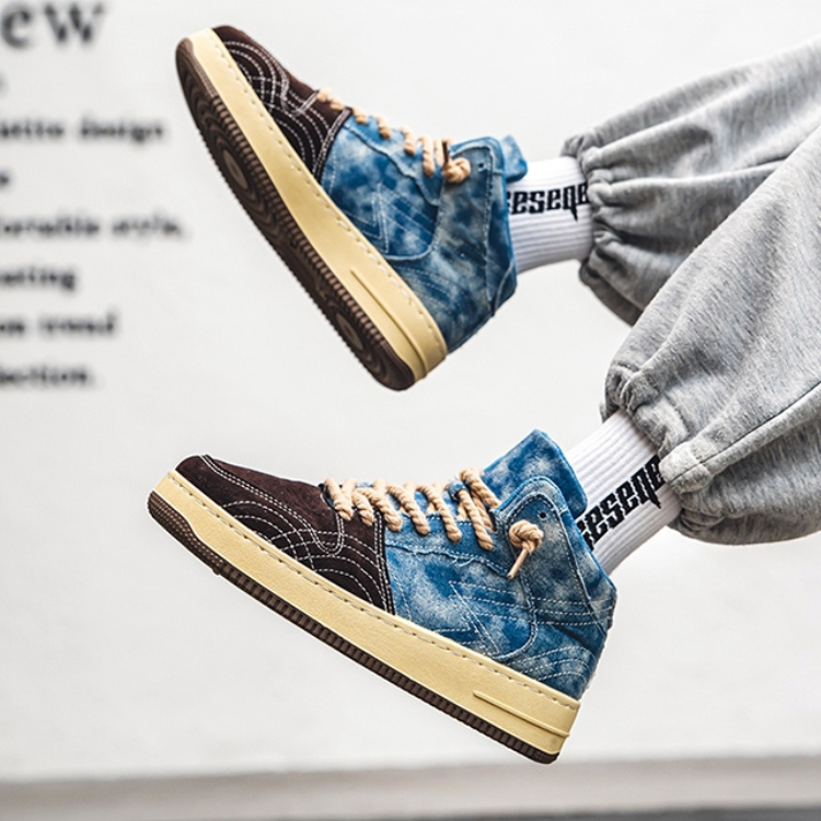 エンペラー・サイバースニーカー