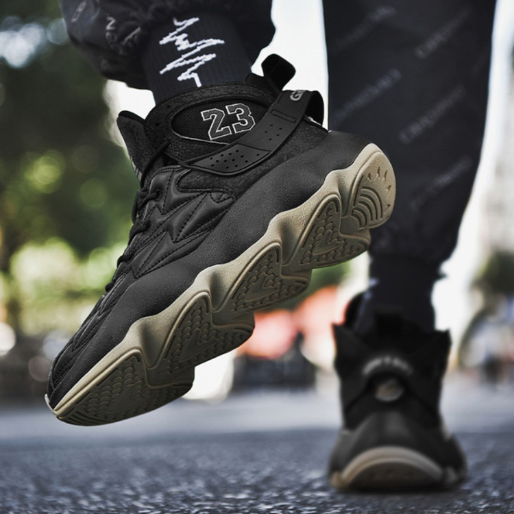 サイバーナルシスススニーカー