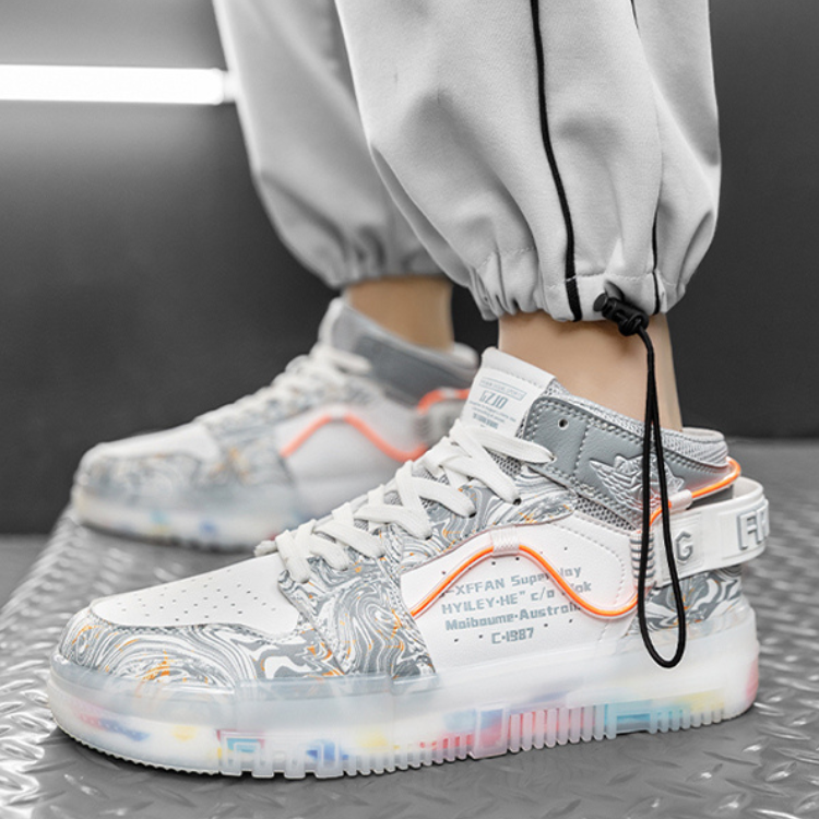 トウキョウブラックオーディンスニーカー