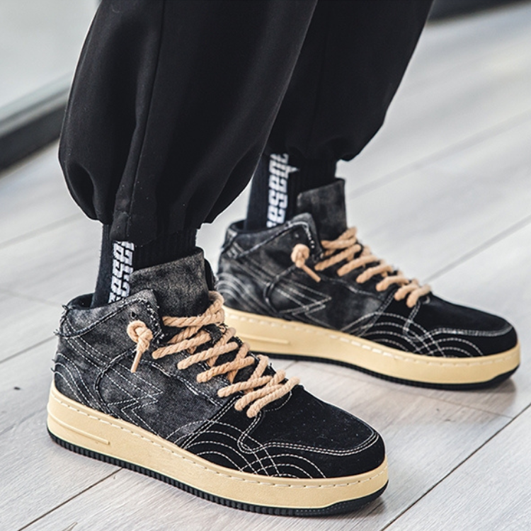 エンペラー・サイバースニーカー