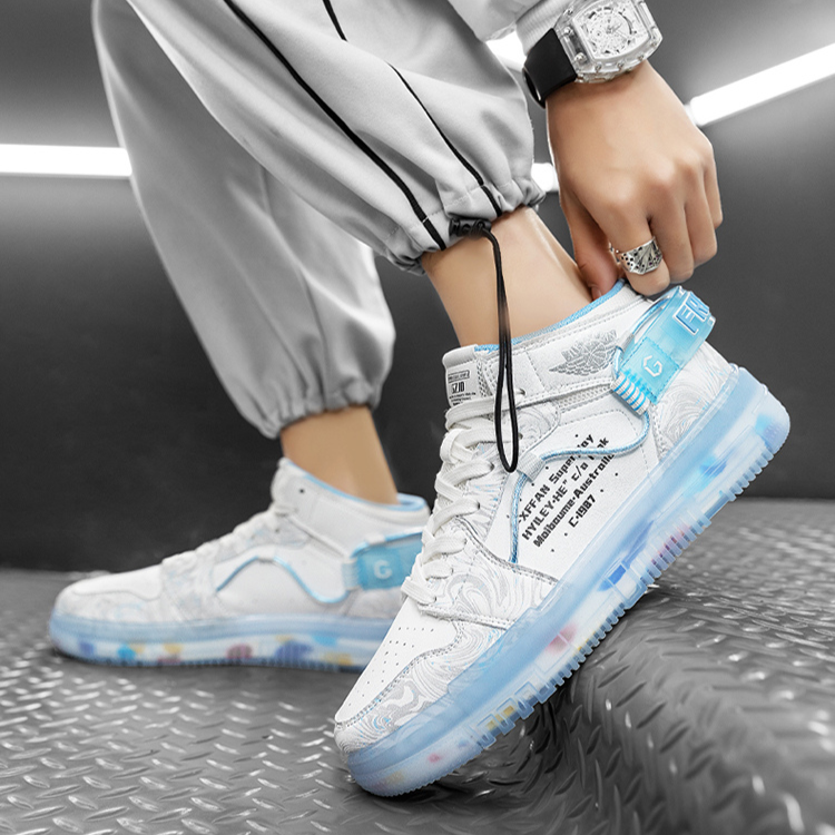 トウキョウブラックオーディンスニーカー