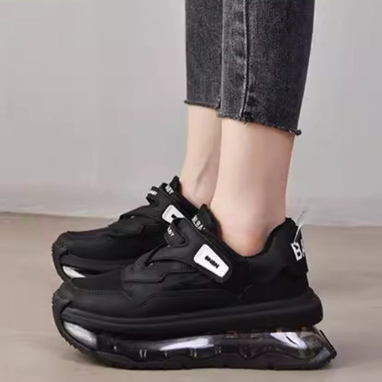 グリッチヘルメススニーカー