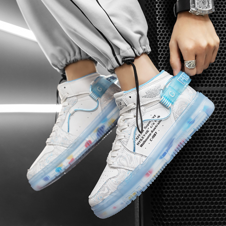 トウキョウブラックオーディンスニーカー