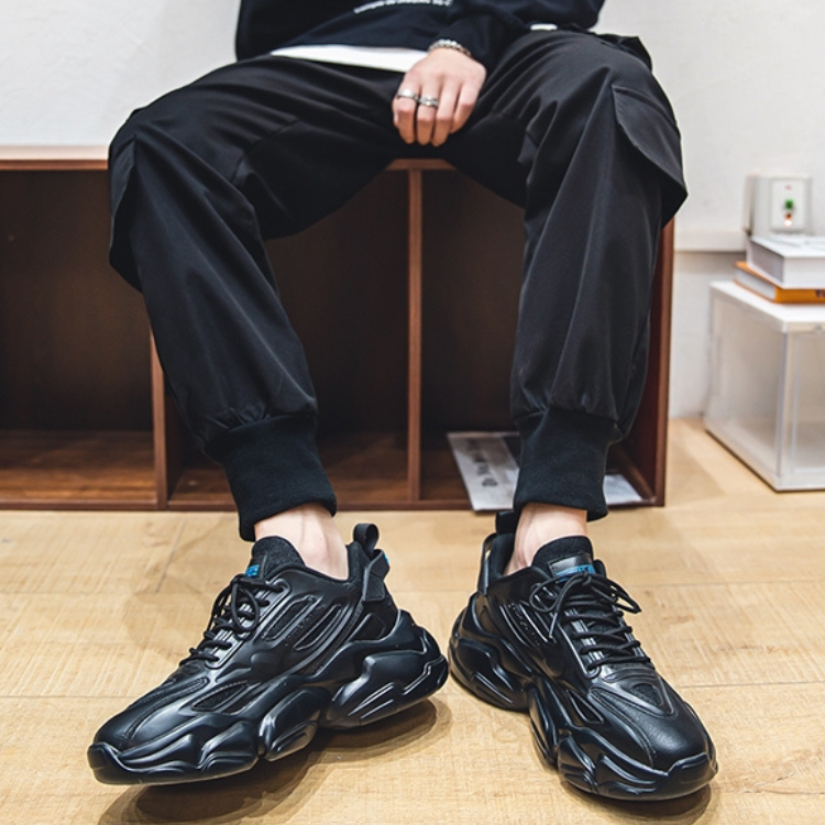サイバーディオニュソススニーカー