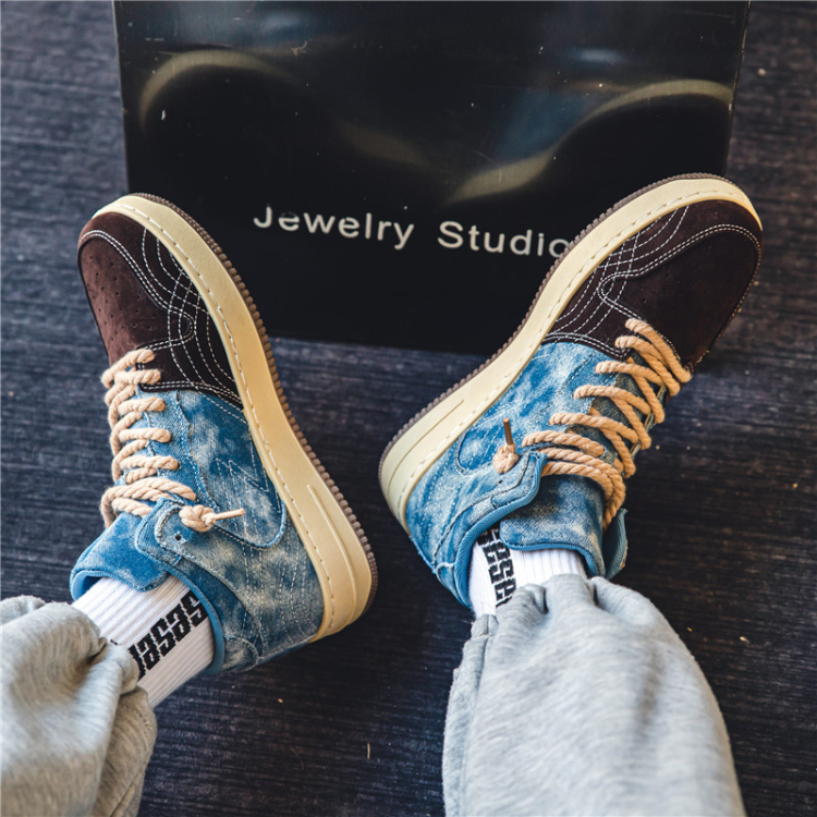 エンペラー・サイバースニーカー