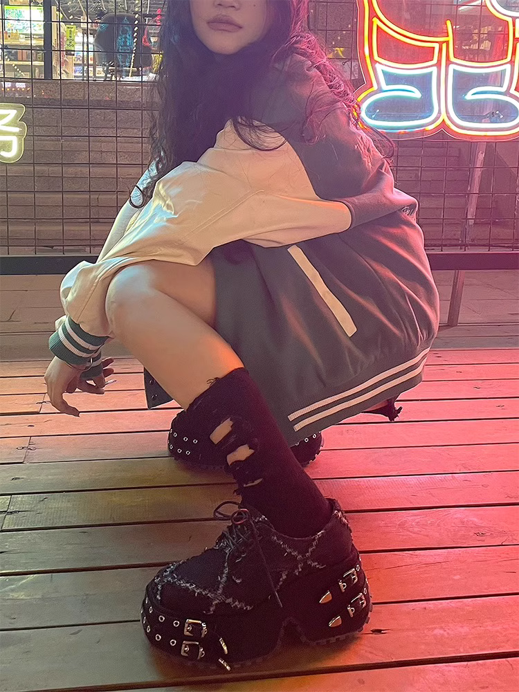 サイバーメデューサスニーカー