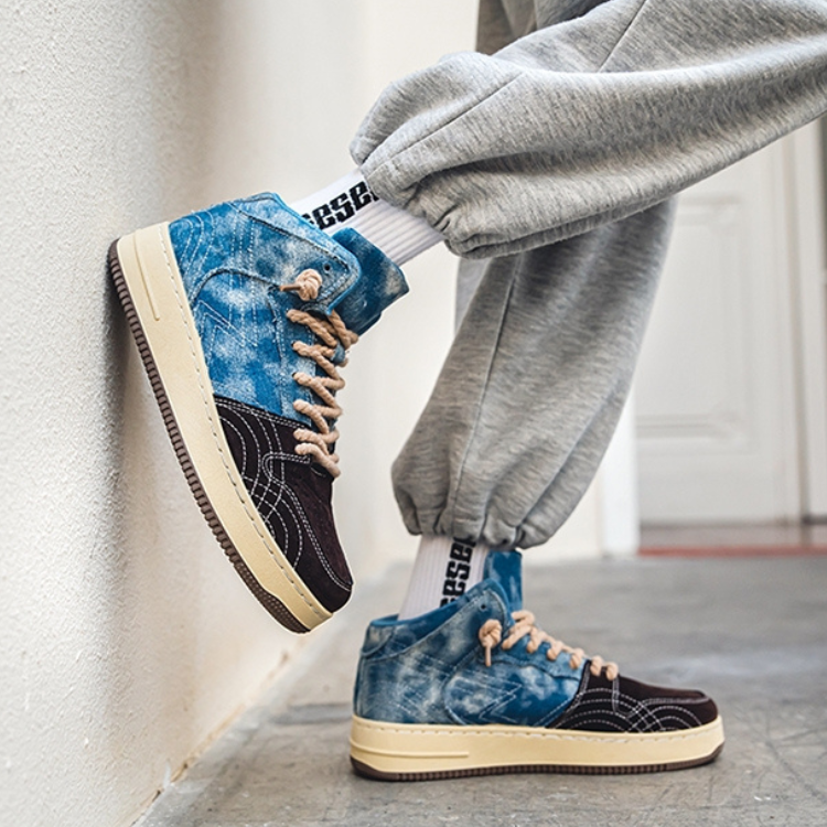 エンペラー・サイバースニーカー