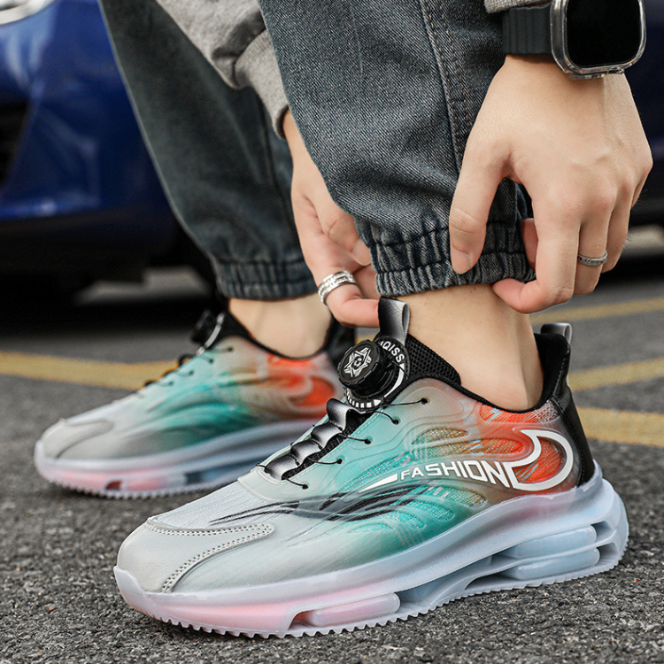 アニメアンビカスニーカー