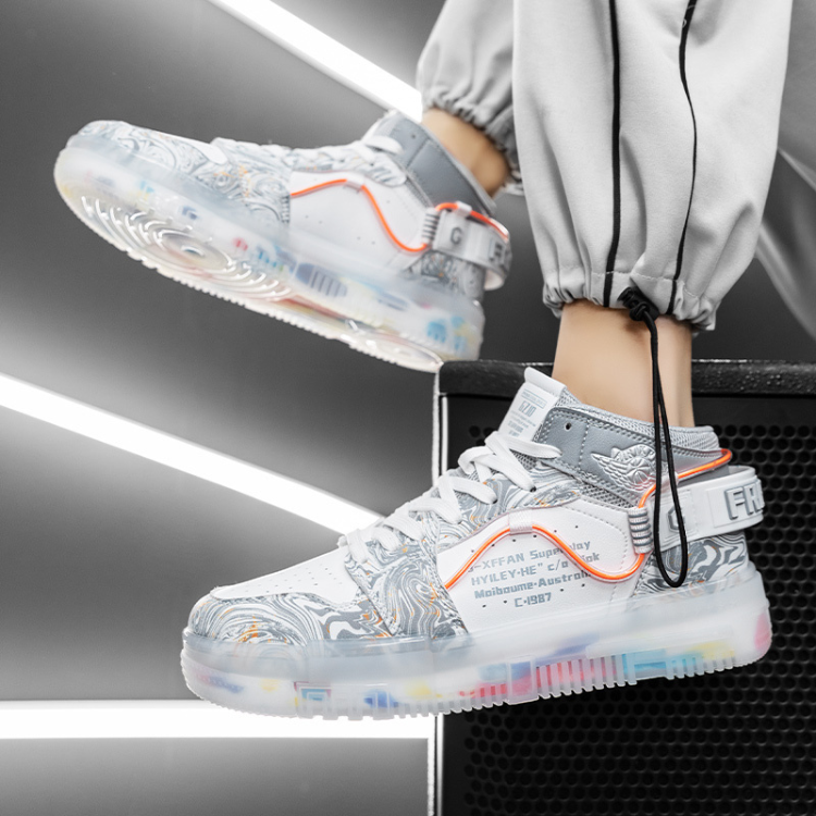 トウキョウブラックオーディンスニーカー