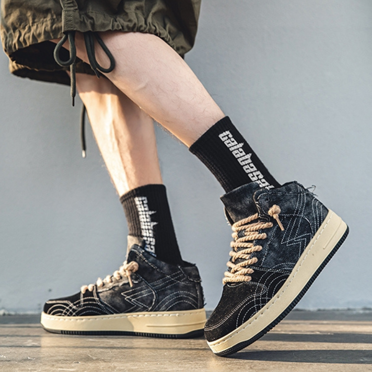 エンペラー・サイバースニーカー