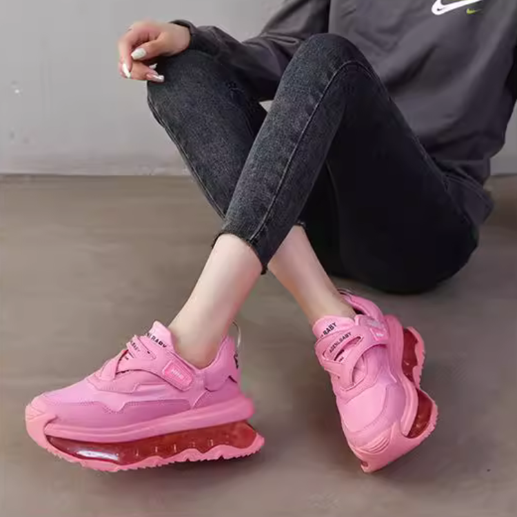 グリッチヘルメススニーカー