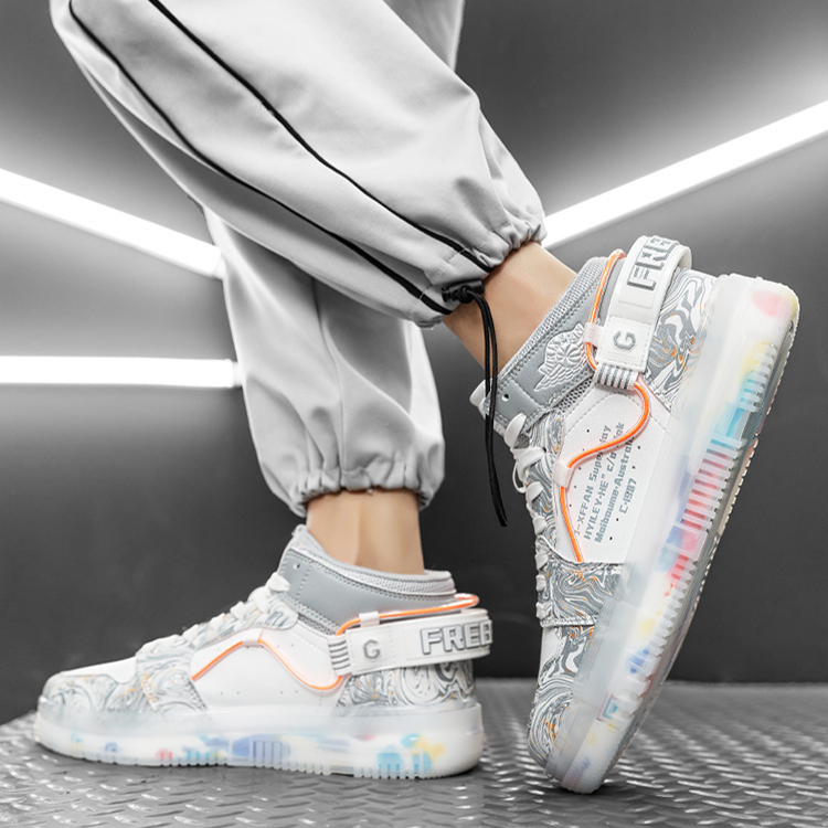 トウキョウブラックオーディンスニーカー